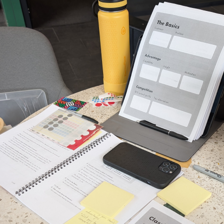 Desk2